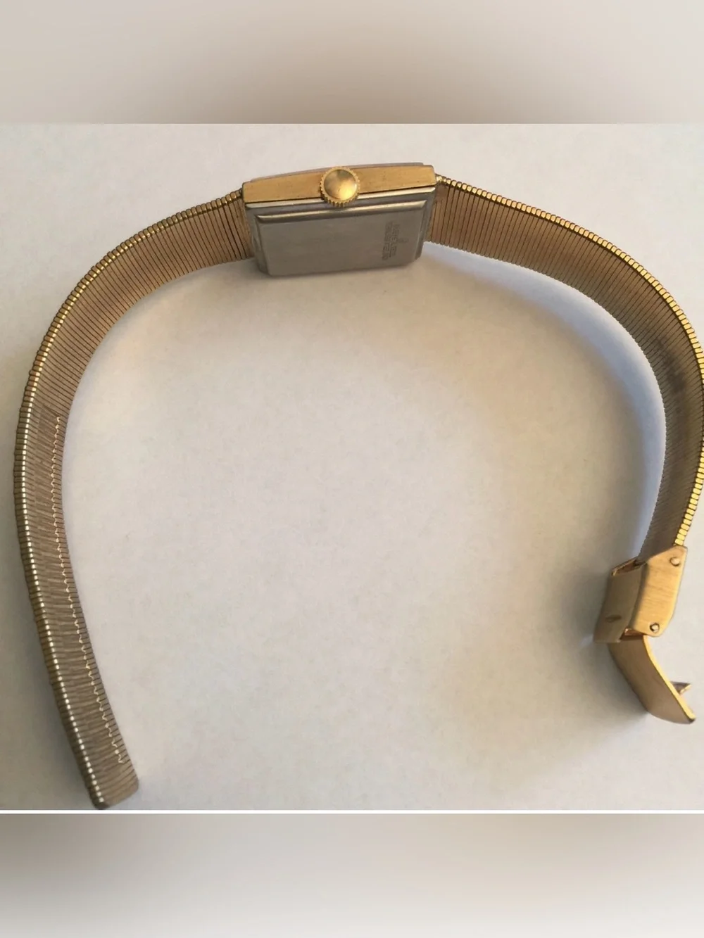 Vintage Gruen 17 Jewels Mechanical Movement Watch Original Bracelet Runs